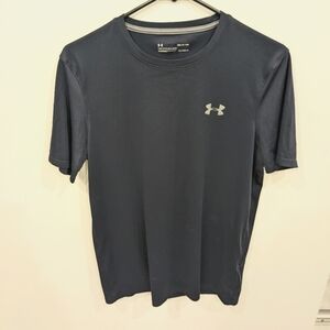 Men's Under Armour Navy Shirt Small
